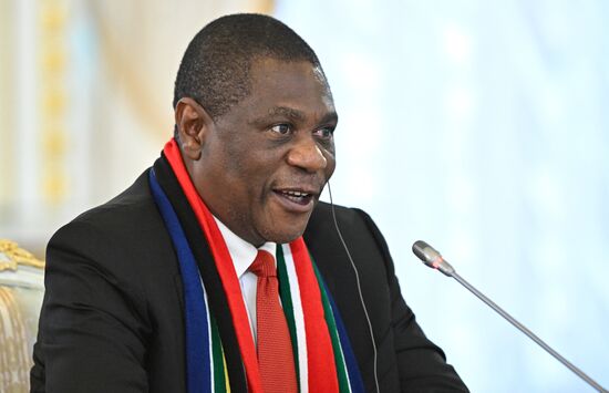 Президент Владимир Путин встретился с вице-президентом ЮАР Полом Машатиле