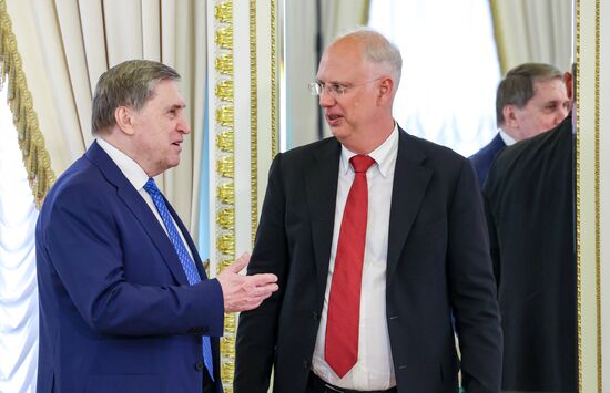 Президент Владимир Путин встретился с вице-президентом ЮАР Полом Машатиле