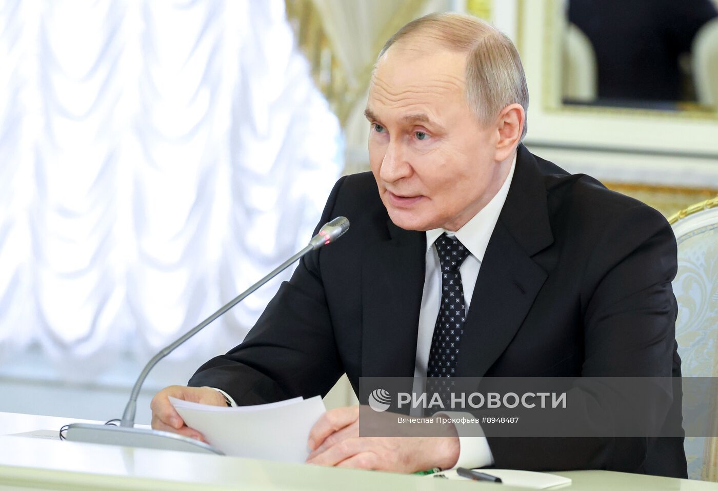 Президент Владимир Путин встретился с вице-президентом ЮАР Полом Машатиле