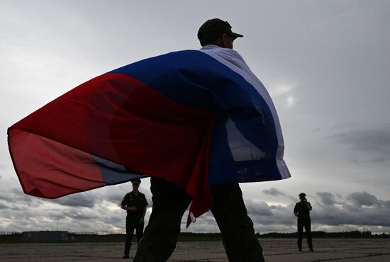 Возвращение российских военных из украинского плена