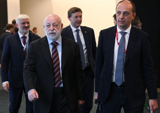 ПМЭФ-2025. Деловой завтрак Сбера "Ставки против роста: каким будет ближайший год?"