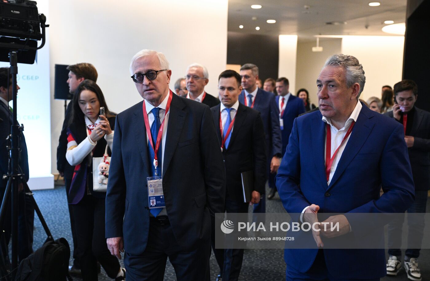 ПМЭФ-2025. Деловой завтрак Сбера "Ставки против роста: каким будет ближайший год?"