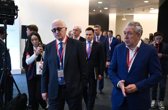 ПМЭФ-2025. Деловой завтрак Сбера "Ставки против роста: каким будет ближайший год?"