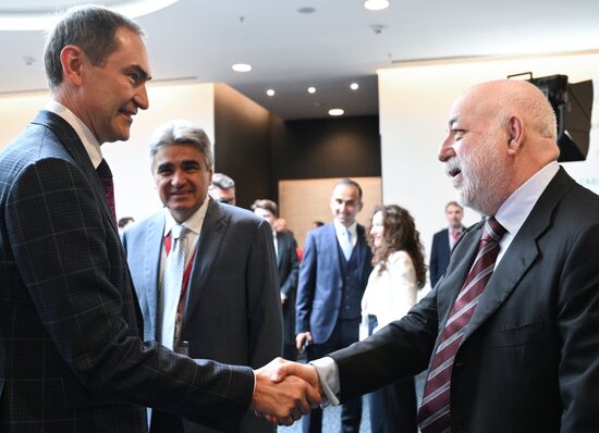 ПМЭФ-2025. Деловой завтрак Сбера "Ставки против роста: каким будет ближайший год?"