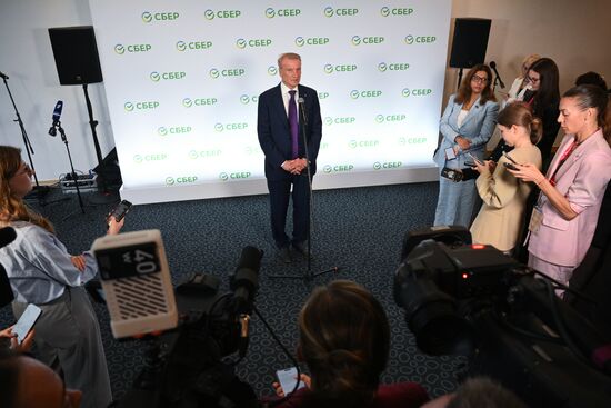 ПМЭФ-2025. Деловой завтрак Сбера "Ставки против роста: каким будет ближайший год?"