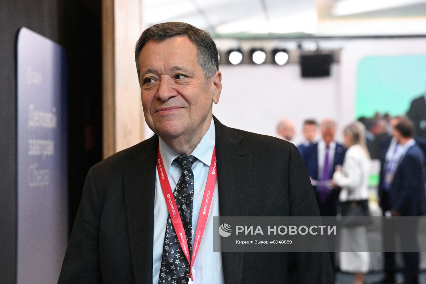 ПМЭФ-2025. Деловой завтрак Сбера "Ставки против роста: каким будет ближайший год?"