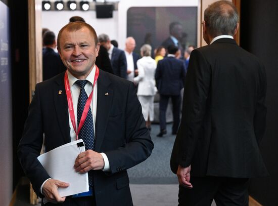 ПМЭФ-2025. Деловой завтрак Сбера "Ставки против роста: каким будет ближайший год?"