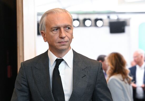 ПМЭФ-2025. Деловой завтрак Сбера "Ставки против роста: каким будет ближайший год?"