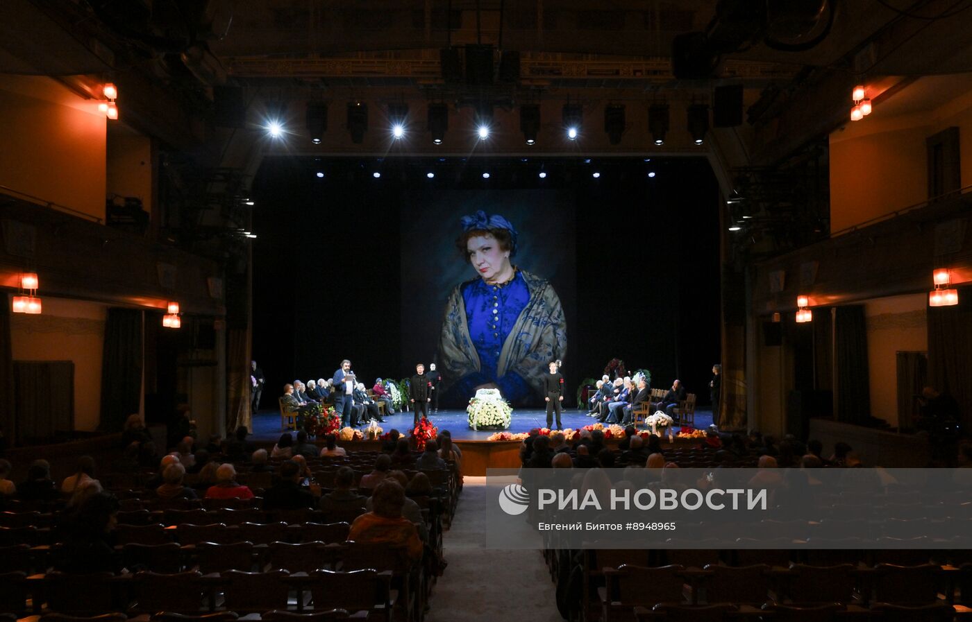 Прощание с народной артисткой РФ Натальей Теняковой