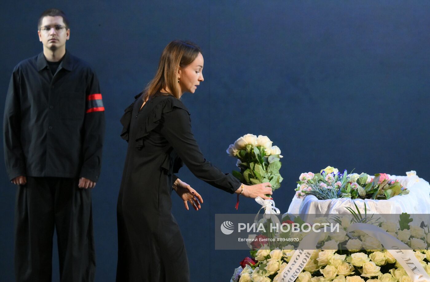 Прощание с народной артисткой РФ Натальей Теняковой