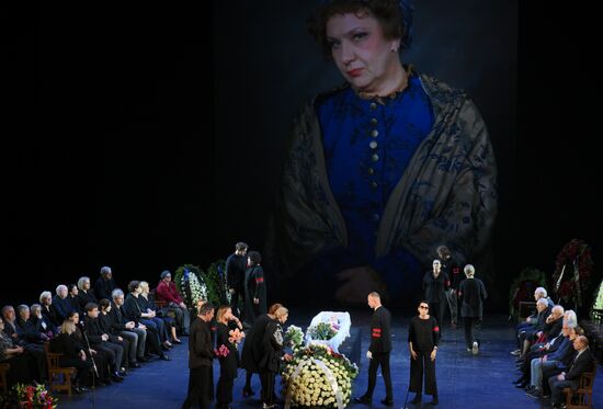 Прощание с народной артисткой РФ Натальей Теняковой