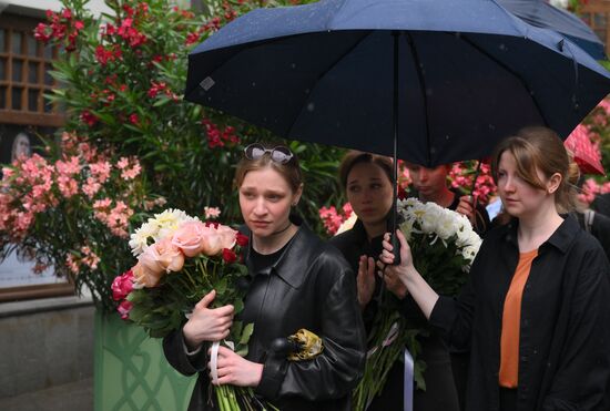 Прощание с народной артисткой РФ Натальей Теняковой