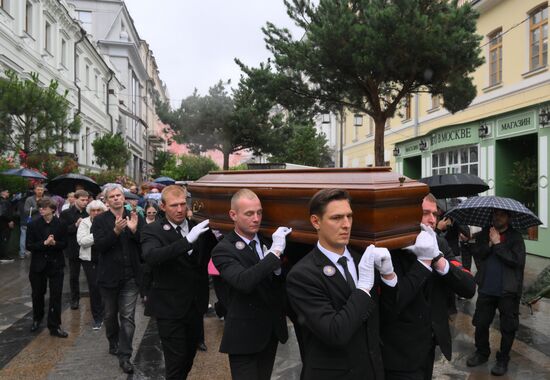 Прощание с народной артисткой РФ Натальей Теняковой