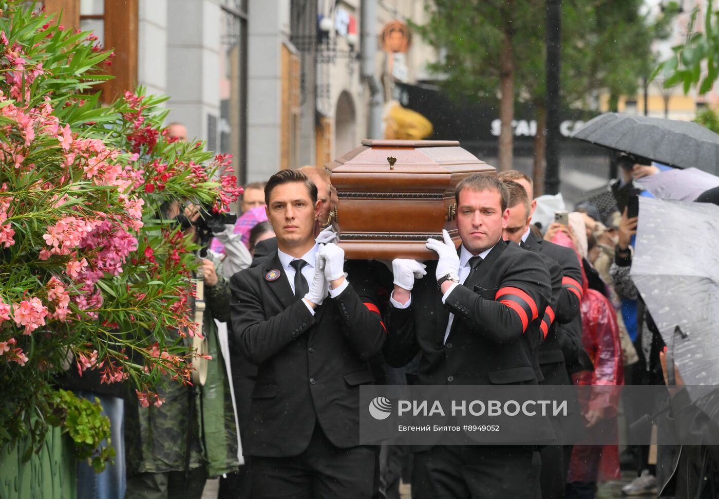 Прощание с народной артисткой РФ Натальей Теняковой