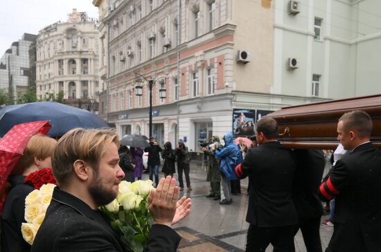 Прощание с народной артисткой РФ Натальей Теняковой