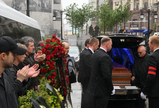 Прощание с народной артисткой РФ Натальей Теняковой