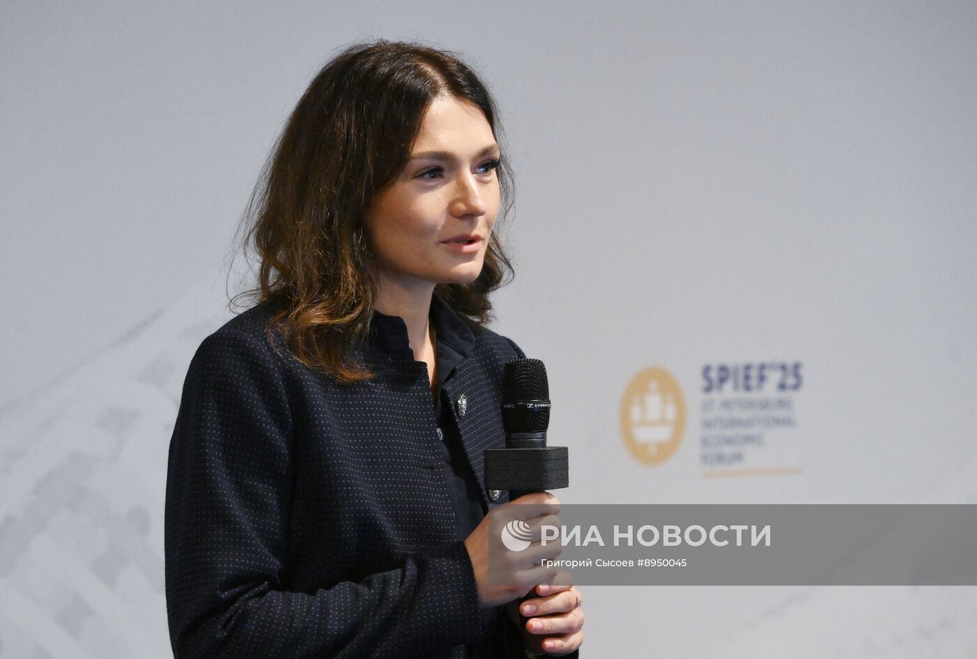 ПМЭФ-2025. Мастер-класс по кросс-культурным переговорам: студенты против экспертов