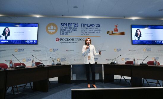 ПМЭФ-2025. Мастер-класс по кросс-культурным переговорам: студенты против экспертов