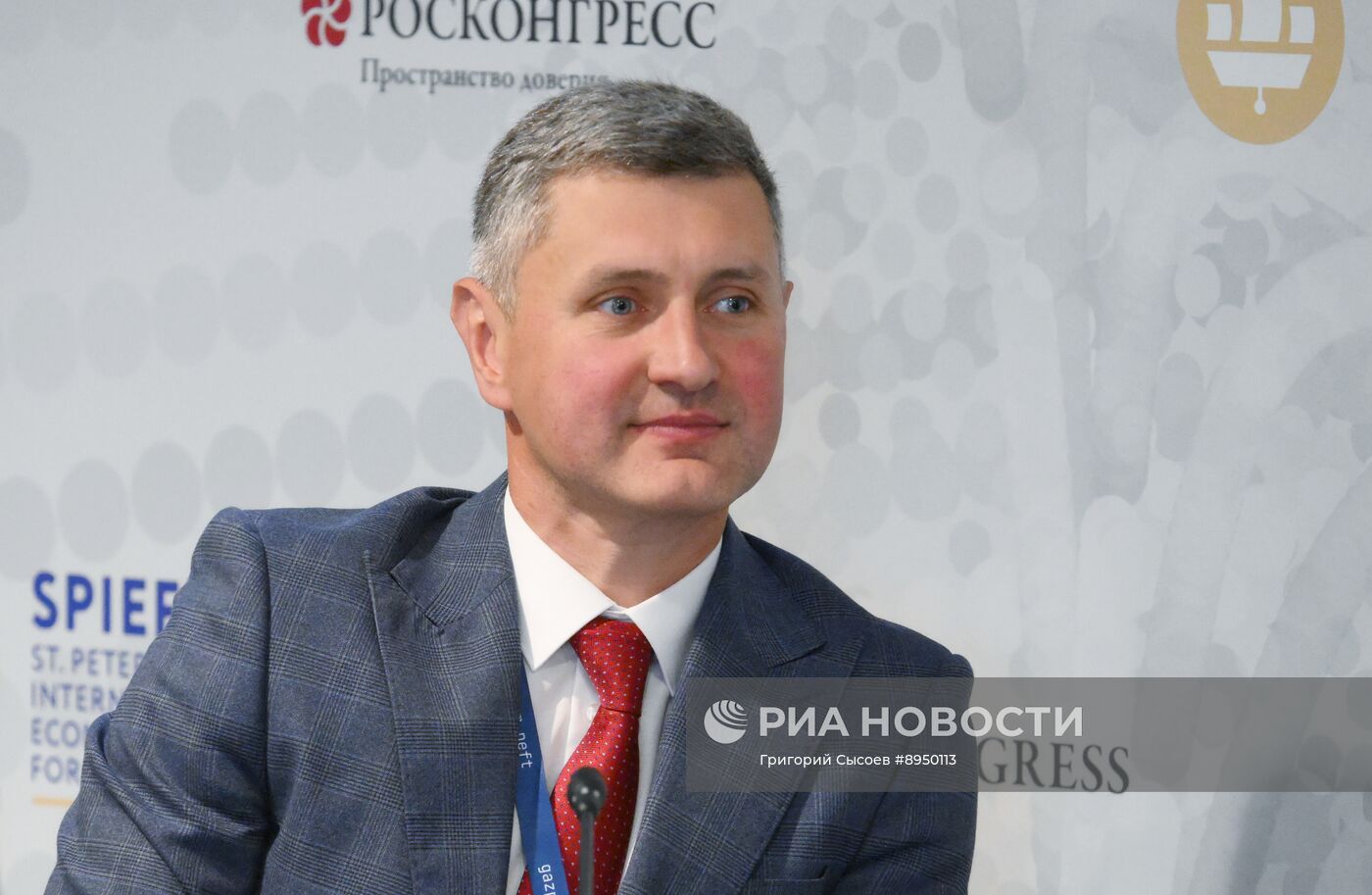 ПМЭФ-2025. Мастер-класс по кросс-культурным переговорам: студенты против экспертов