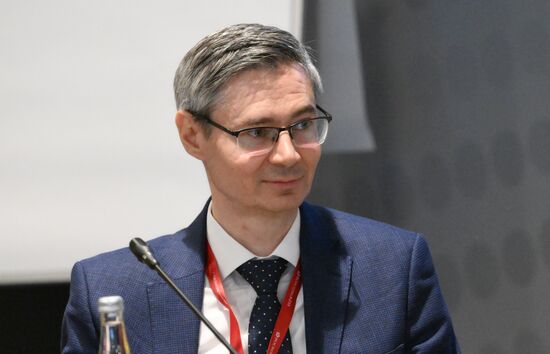 ПМЭФ-2025. Мастер-класс по кросс-культурным переговорам: студенты против экспертов