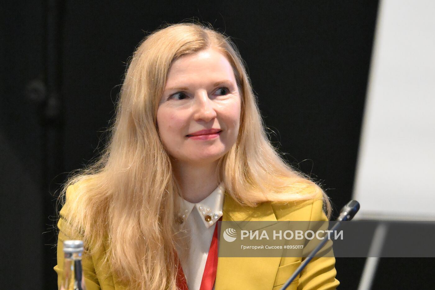 ПМЭФ-2025. Мастер-класс по кросс-культурным переговорам: студенты против экспертов