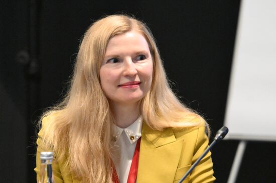 ПМЭФ-2025. Мастер-класс по кросс-культурным переговорам: студенты против экспертов