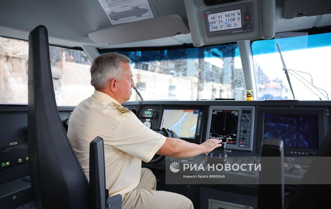 Запуск скоростного судна "Метеор" из Волгограда в Саратов
