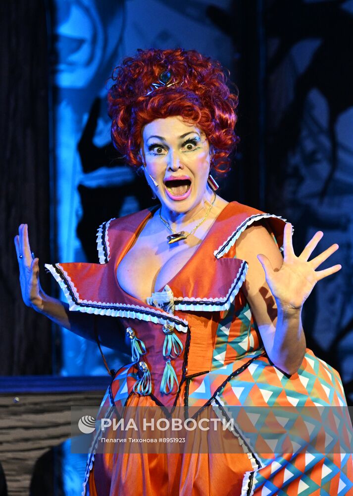 Предпремьерный показ спектакля "Ревизор" в театре Российской Армии