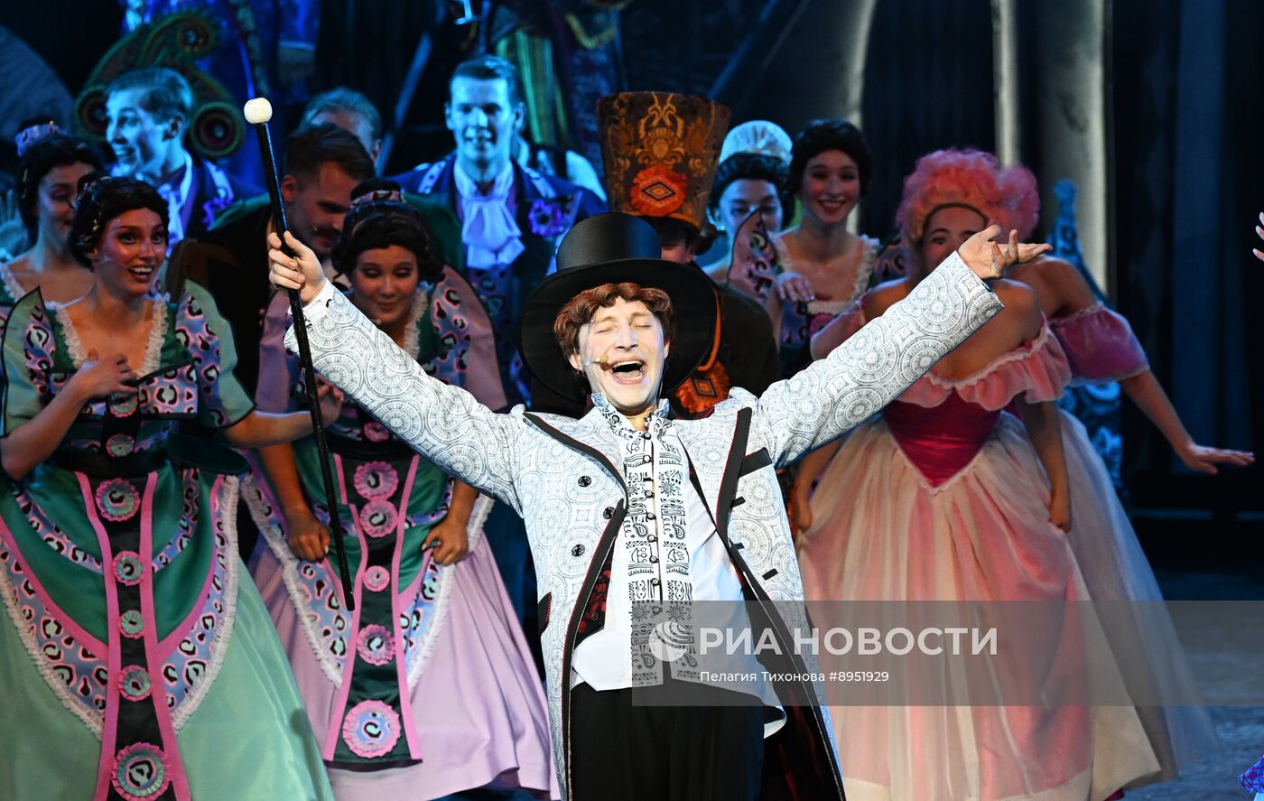 Предпремьерный показ спектакля "Ревизор" в театре Российской Армии