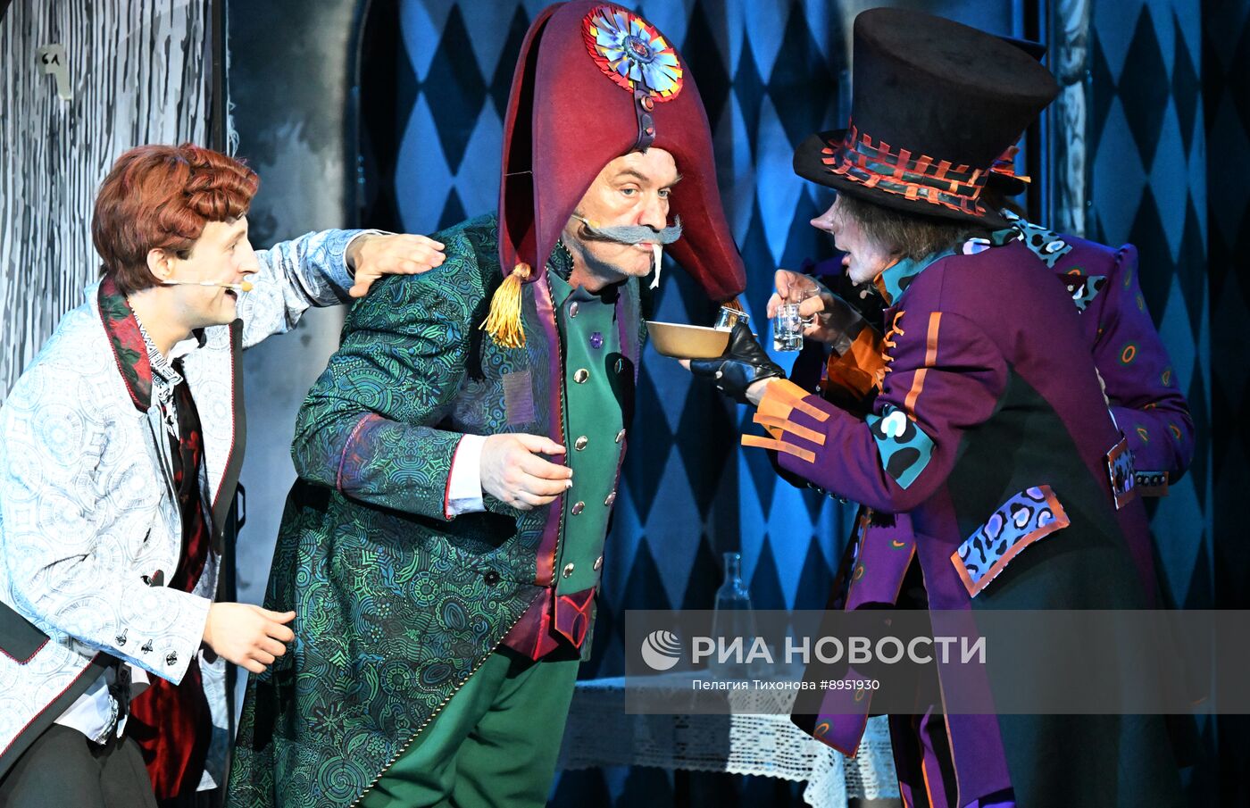 Предпремьерный показ спектакля "Ревизор" в театре Российской Армии