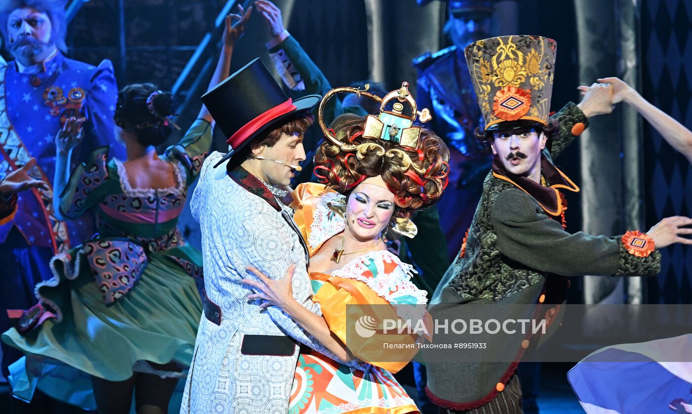 Предпремьерный показ спектакля "Ревизор" в театре Российской Армии