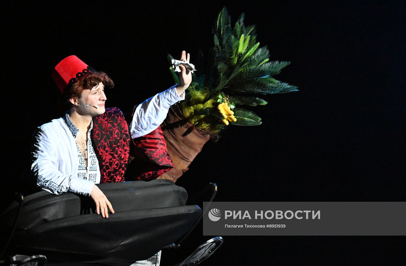 Предпремьерный показ спектакля "Ревизор" в театре Российской Армии