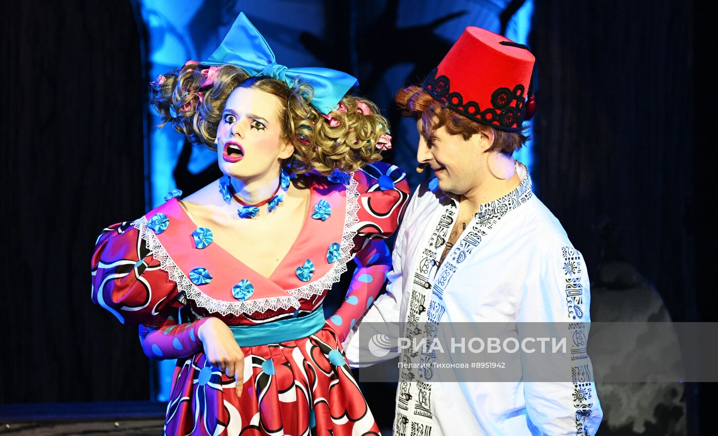 Предпремьерный показ спектакля "Ревизор" в театре Российской Армии