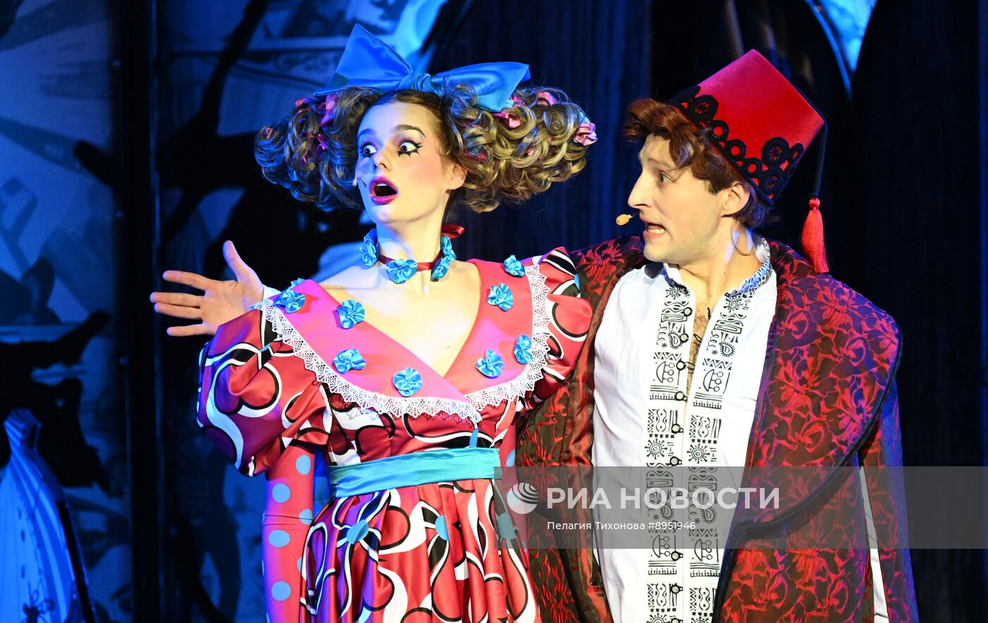 Предпремьерный показ спектакля "Ревизор" в театре Российской Армии