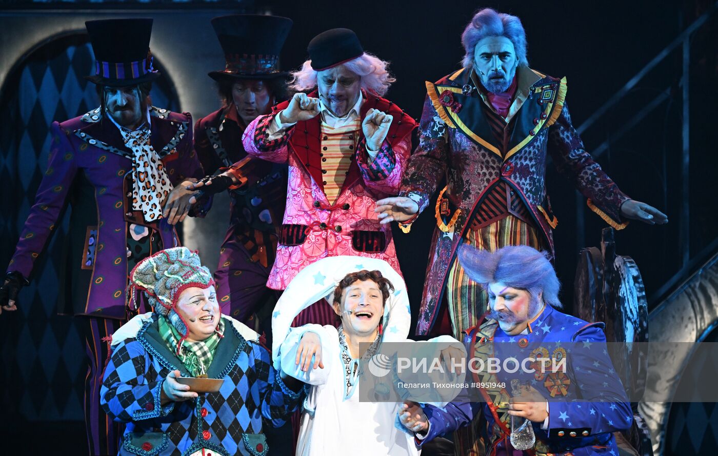 Предпремьерный показ спектакля "Ревизор" в театре Российской Армии