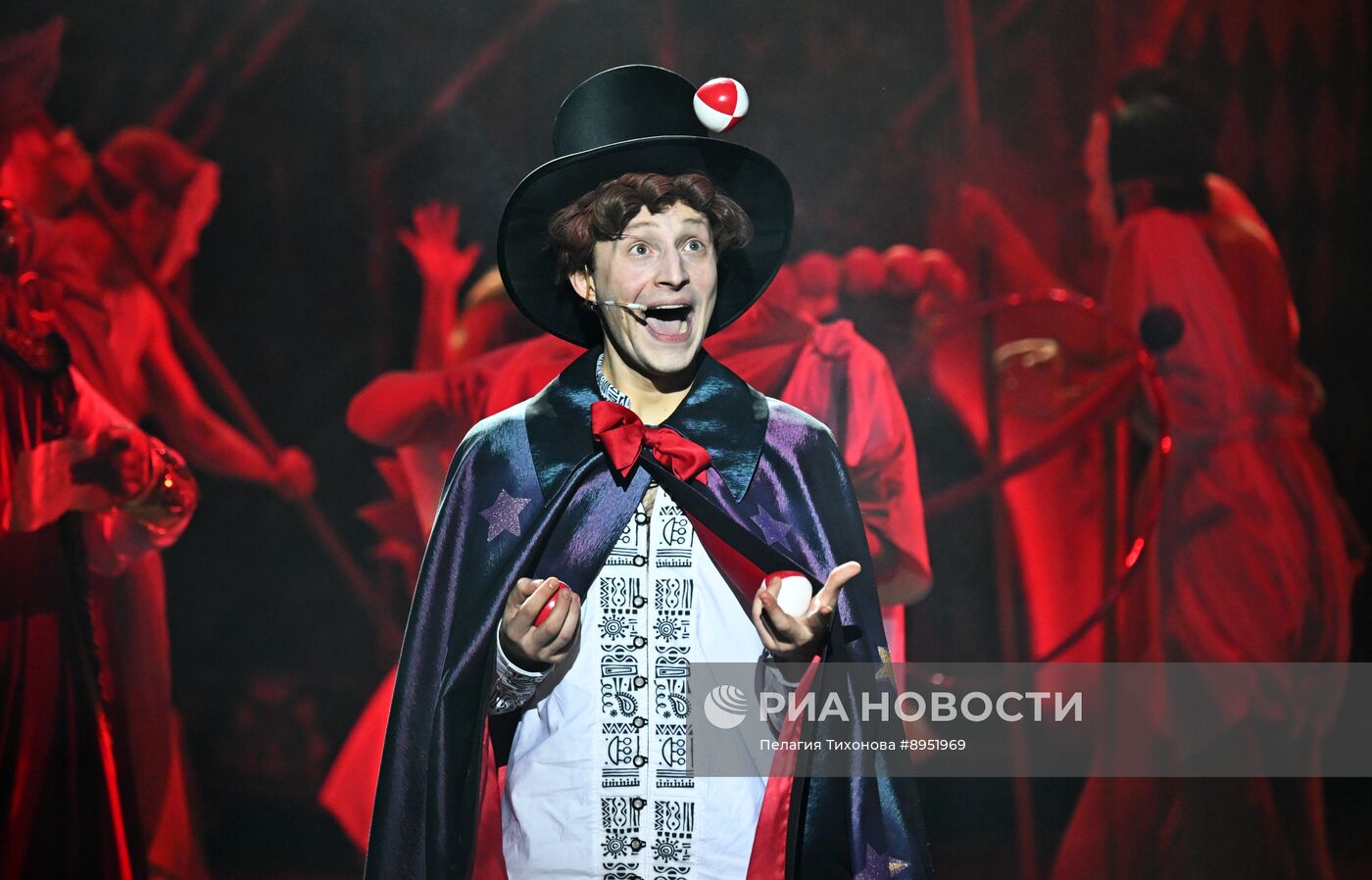 Предпремьерный показ спектакля "Ревизор" в театре Российской Армии