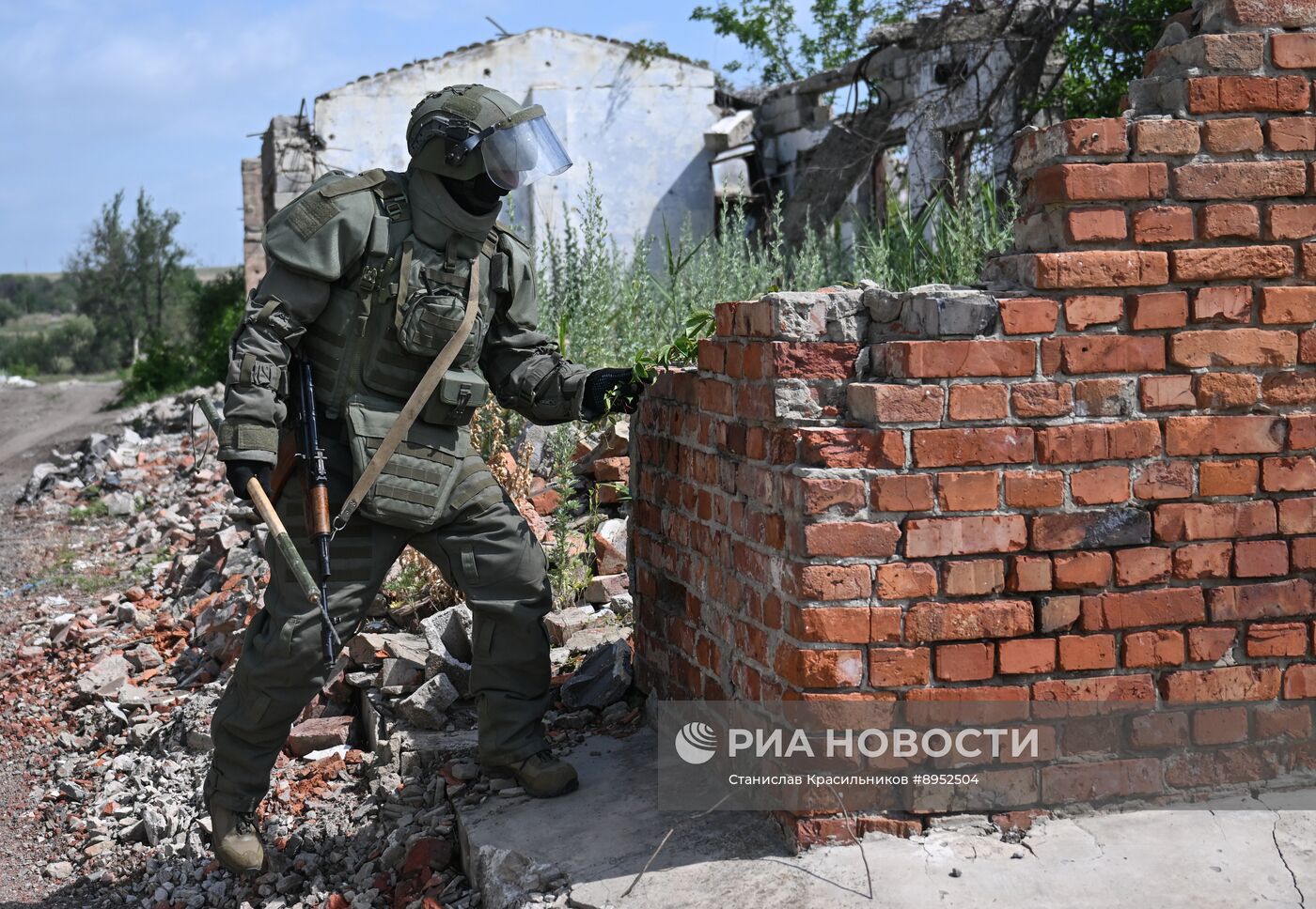 Разминирование окрестностей Селидова саперами группировки войск "Центр"
