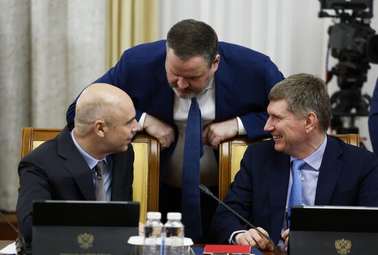 Премьер-министр Михаил Мишустин провел заседание правительства РФ