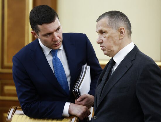 Премьер-министр Михаил Мишустин провел заседание правительства РФ