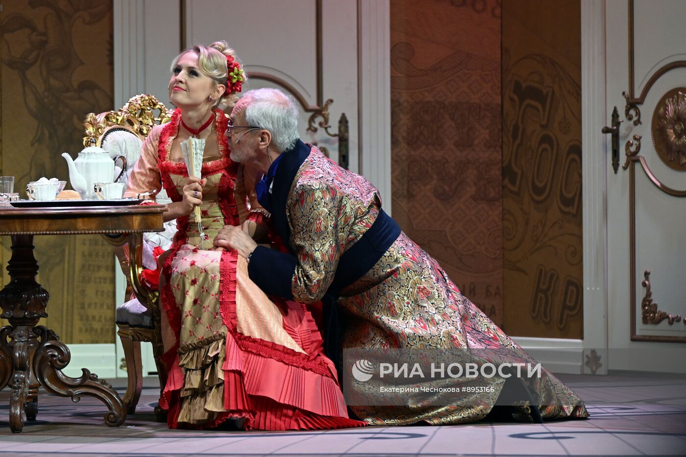 Премьера спектакля "Доходное место" в Театре сатиры