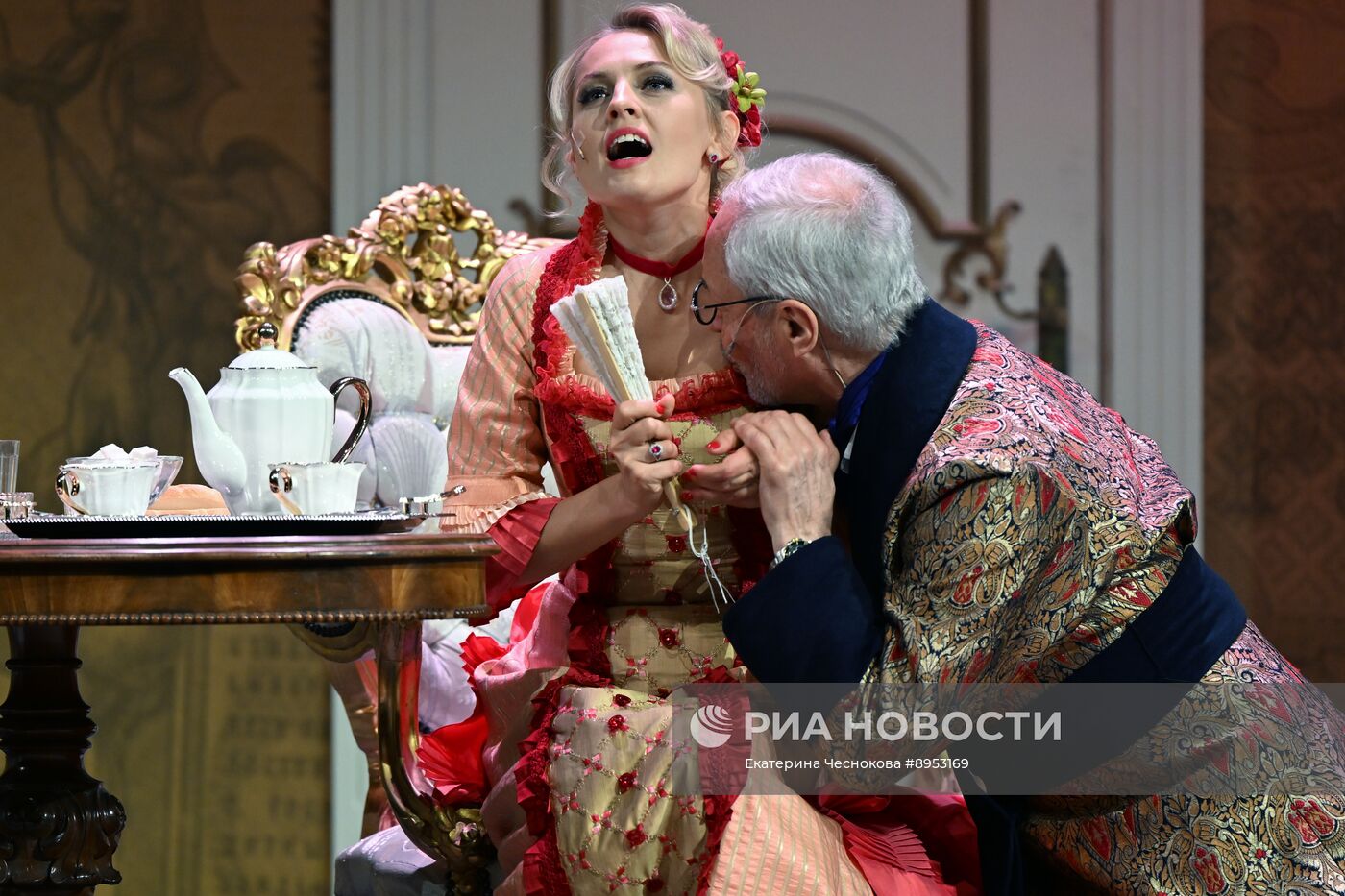 Премьера спектакля "Доходное место" в Театре сатиры