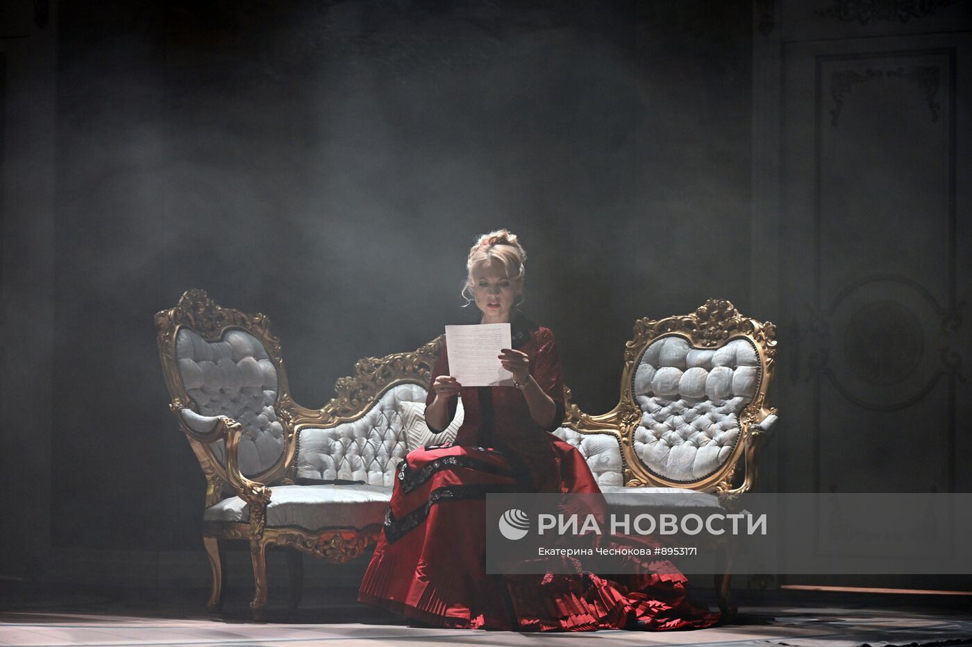 Премьера спектакля "Доходное место" в Театре сатиры