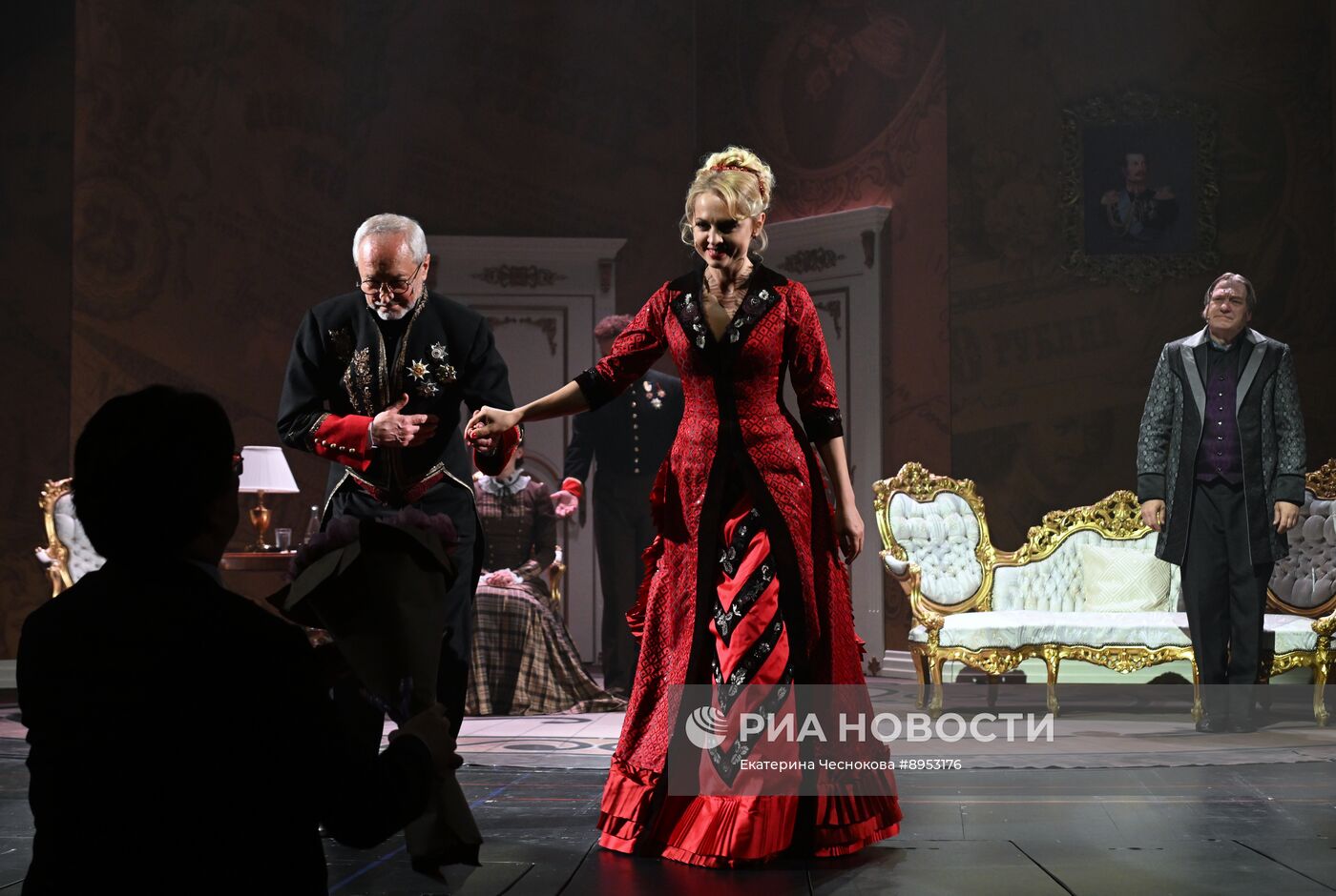 Премьера спектакля "Доходное место" в Театре сатиры