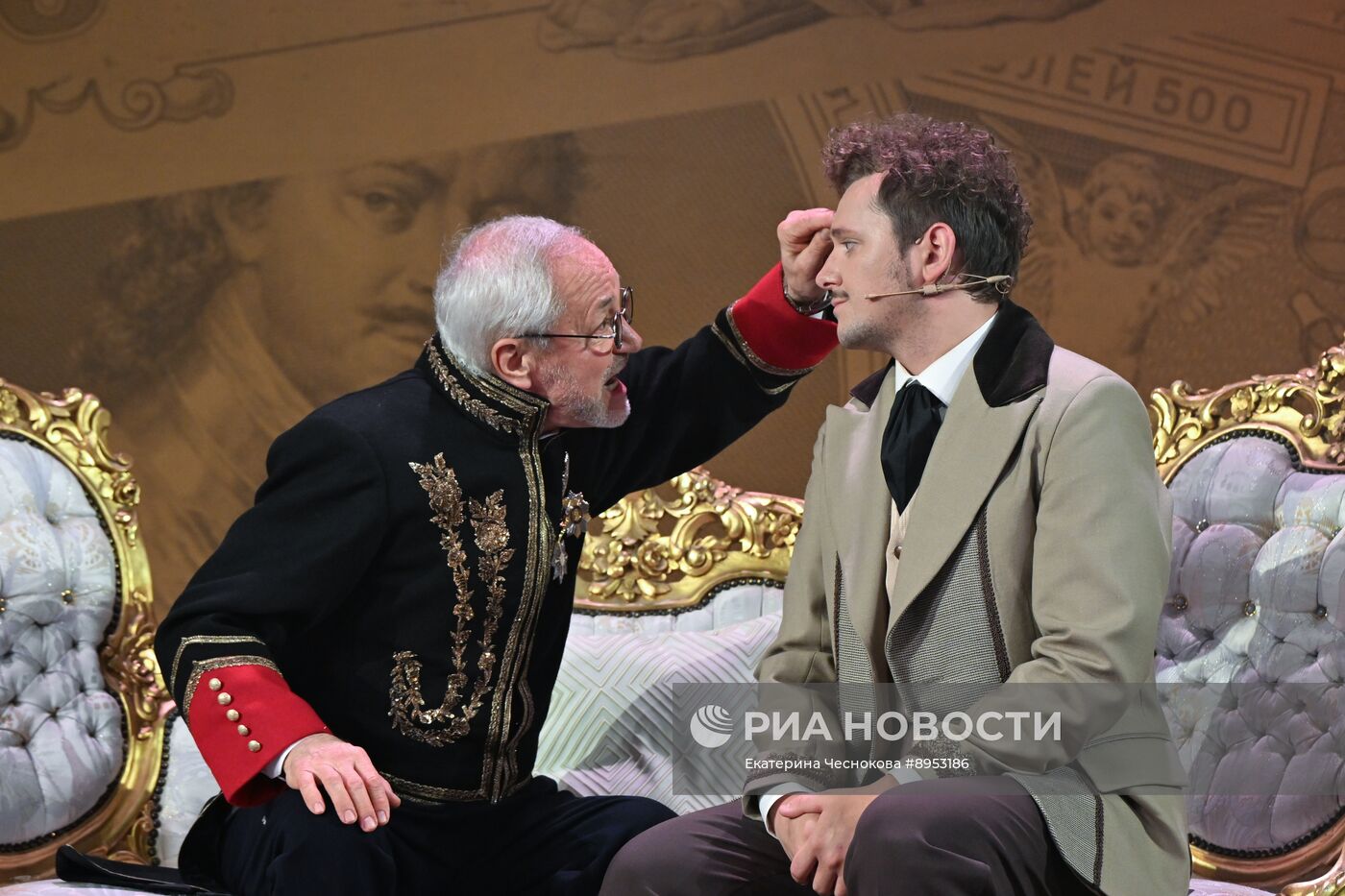 Премьера спектакля "Доходное место" в Театре сатиры