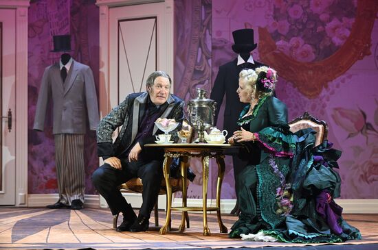 Премьера спектакля "Доходное место" в Театре сатиры