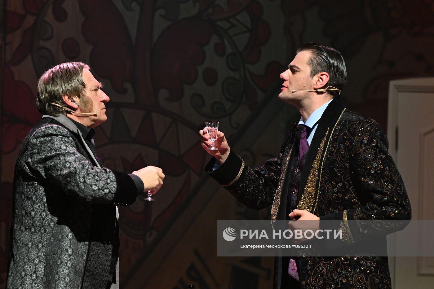 Премьера спектакля "Доходное место" в Театре сатиры