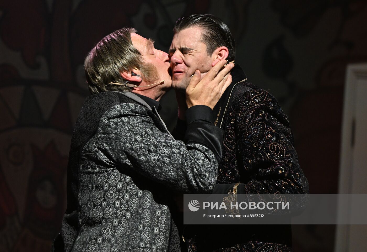 Премьера спектакля "Доходное место" в Театре сатиры