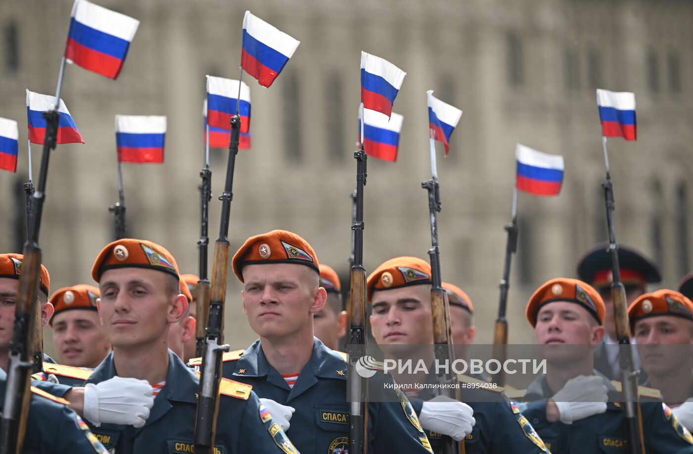 Выпуск курсантов, студентов, слушателей и кадетов вузов МЧС России
