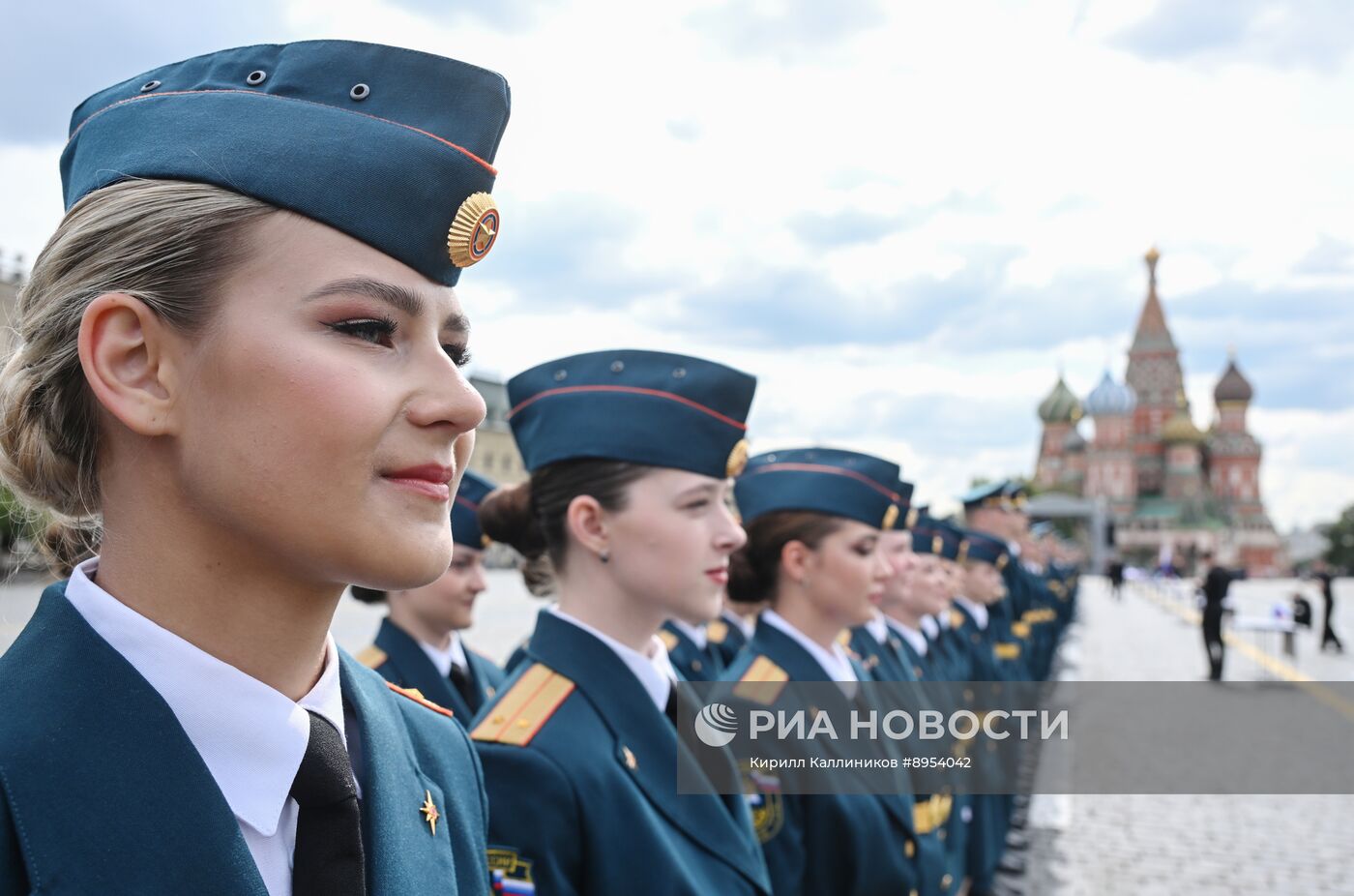 Выпуск курсантов, студентов, слушателей и кадетов вузов МЧС России