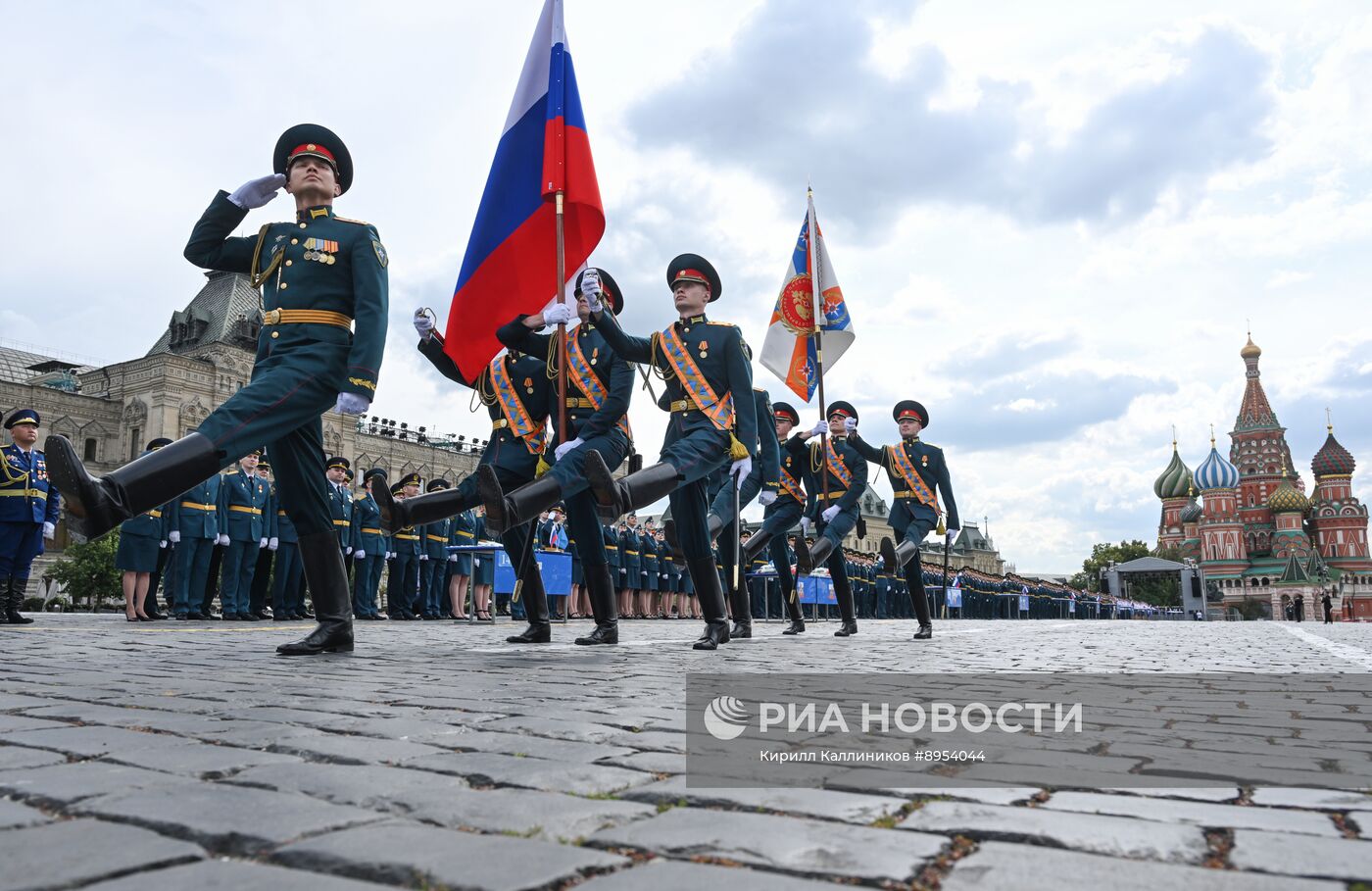 Выпуск курсантов, студентов, слушателей и кадетов вузов МЧС России